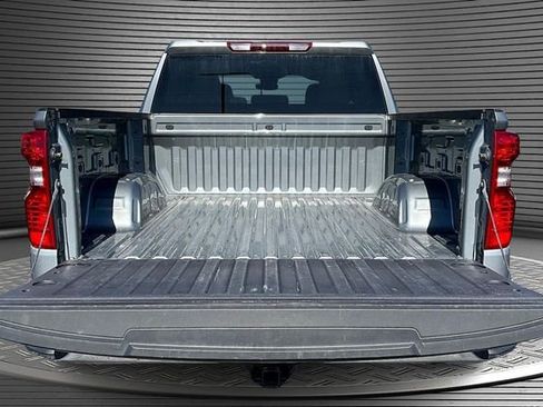 Used 2025 Chevrolet Silverado 1500 LT AWD/4WD image 7