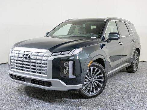 Used 2024 Hyundai Palisade Calligraphy AWD/4WD image 3