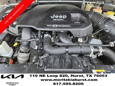 Used 2022 Jeep Wrangler Unlimited Rubicon AWD/4WD image 31