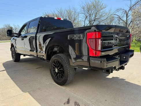 Used 2022 Ford F250 XLT w/ Black Appearance Package AWD/4WD image 5