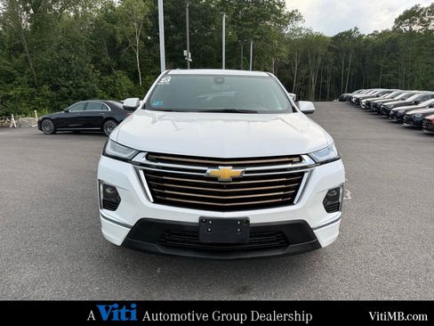 Used 2023 Chevrolet Traverse High Country image 3