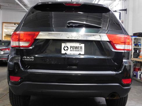 Used 2012 Jeep Grand Cherokee Laredo w/ Laredo E Group image 6