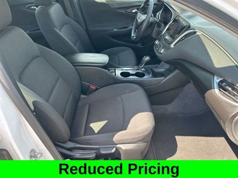 Used 2020 Chevrolet Malibu LS image 40