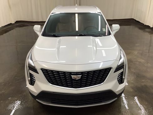 Used 2023 Cadillac XT4 Premium Luxury image 3