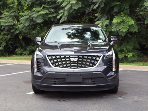 Used 2023 Cadillac XT4 Luxury w/ Cold Weather Package AWD/4WD image 10