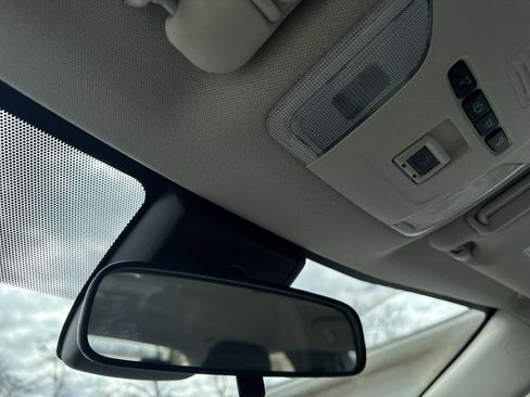 Used 2021 Toyota Corolla LE image 20