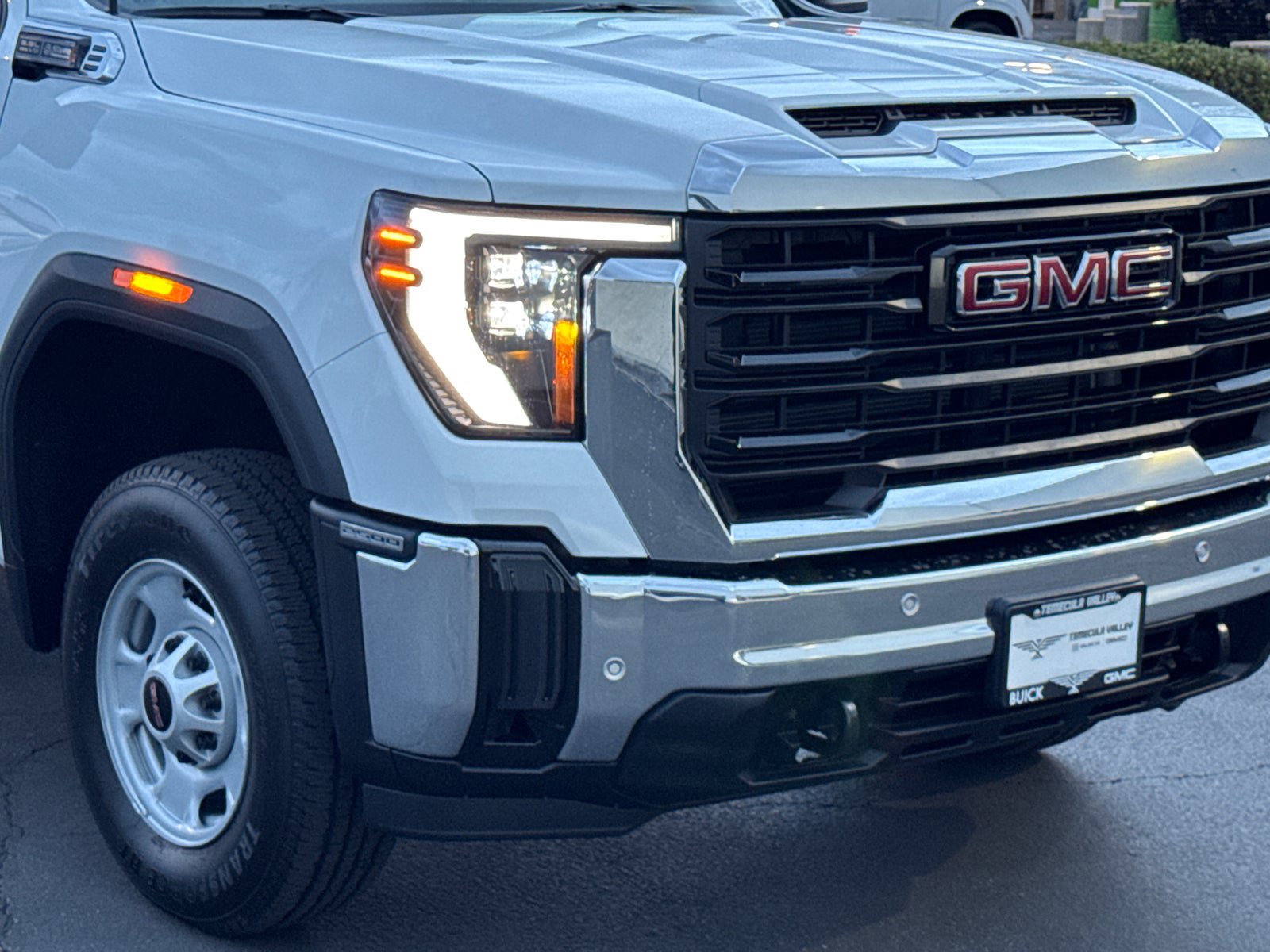Certified 2026 GMC Sierra 2500 Pro w/ 1SA Pro Safety Plus Package RWD image 5