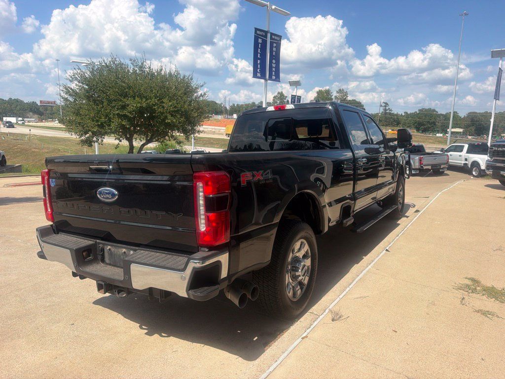Used 2023 Ford F350 Lariat w/ Lariat Ultimate Package AWD/4WD image 5
