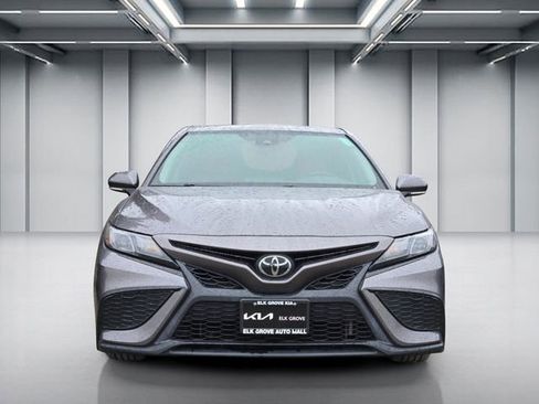 Used 2023 Toyota Camry SE FWD image 2
