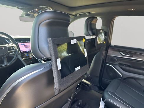 New 2025 Jeep Grand Cherokee L Overland w/ Advanced Protech Group III image 20