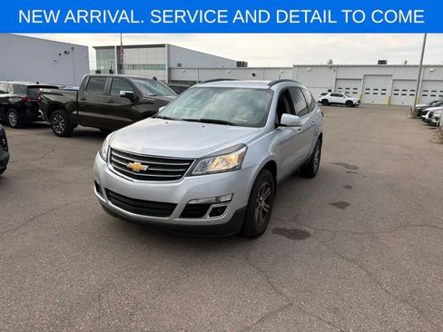 Used 2017 Chevrolet Traverse LT FWD image 2