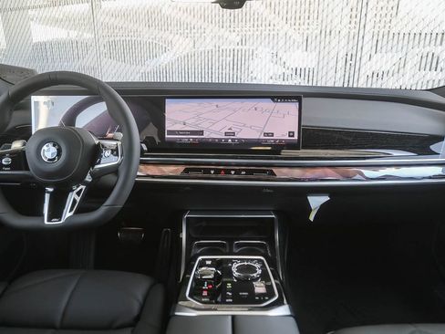 New 2026 BMW 740i w/ Premium Package RWD image 9