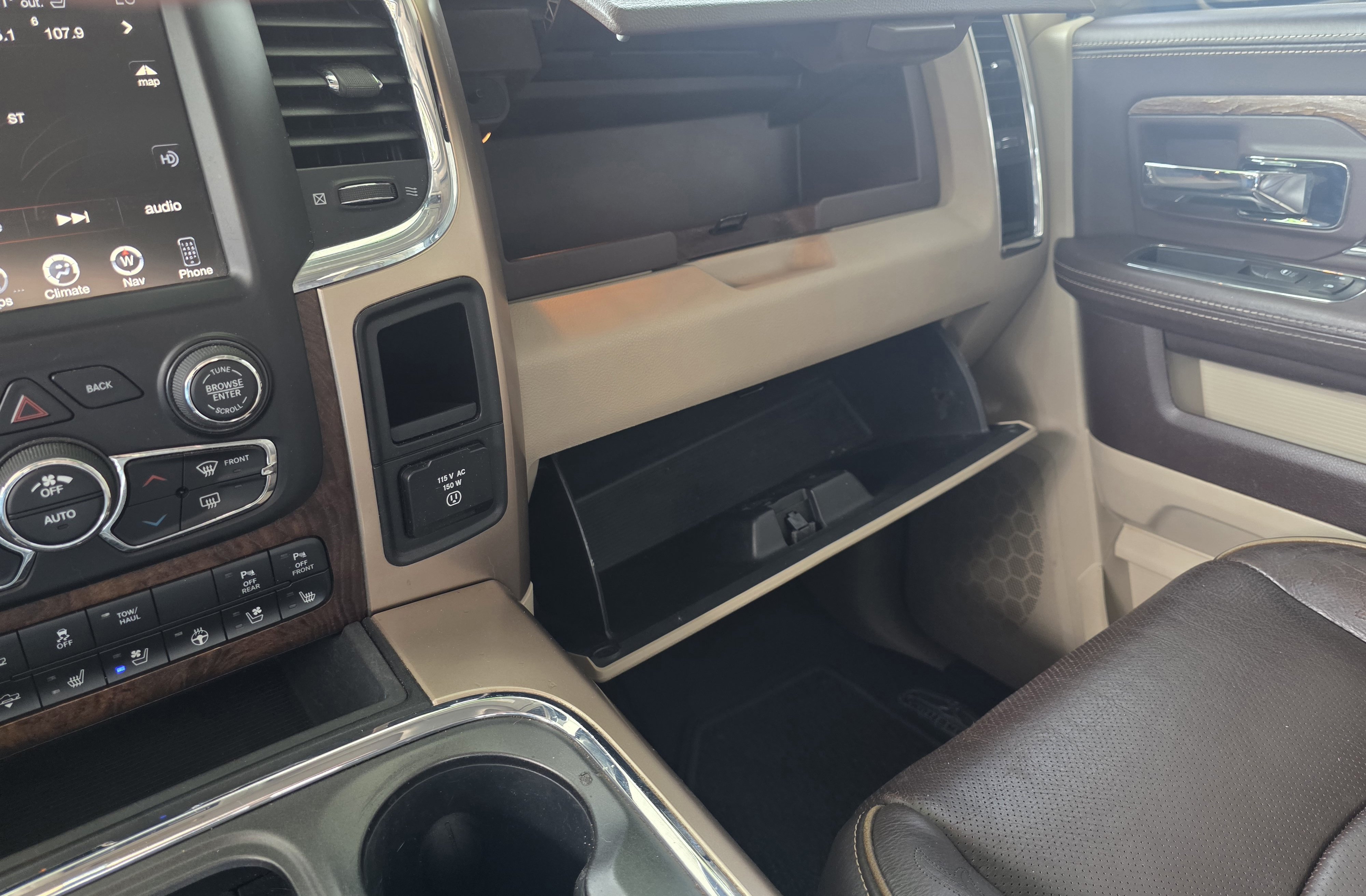 Used 2016 RAM 1500 Laramie Longhorn w/ Convenience Group AWD/4WD image 27