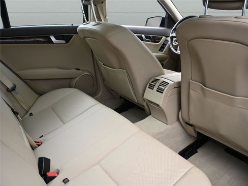 Used 2012 Mercedes-Benz C 300 4MATIC Sedan image 21