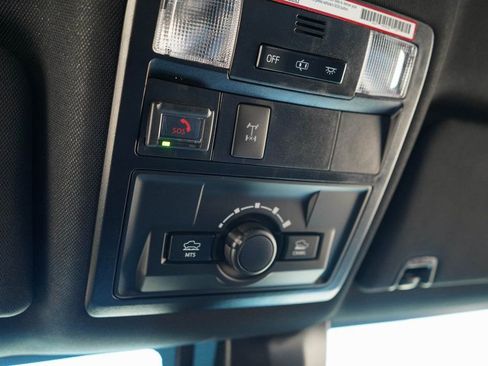 Used 2021 Toyota Tacoma TRD Off-Road image 19