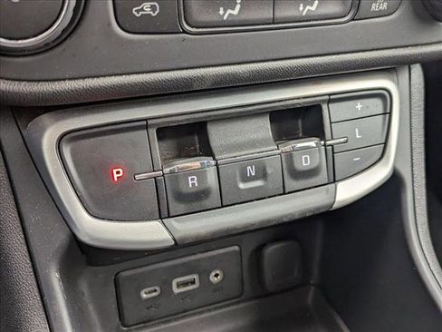 Used 2024 GMC Terrain SLE image 11