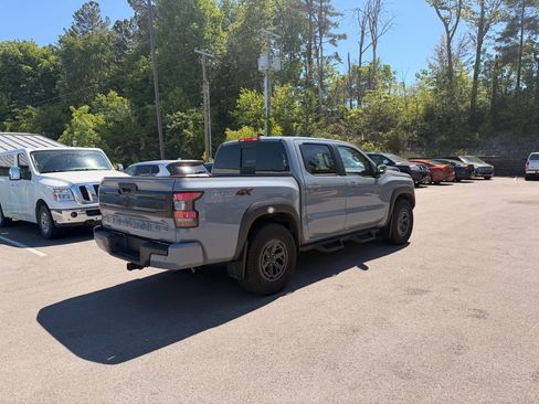 Used 2025 Nissan Frontier PRO-4X AWD/4WD image 4