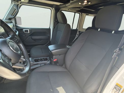 Used 2022 Jeep Wrangler Unlimited Sport w/ Sun And Sound Package AWD/4WD image 10