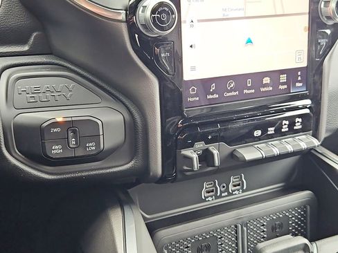 New 2026 RAM 2500 Laramie w/ Night Edition AWD/4WD image 25