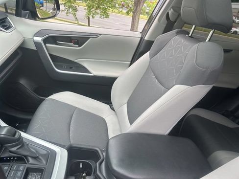 Used 2025 Toyota RAV4 XLE w/ Convenience Package AWD/4WD image 13