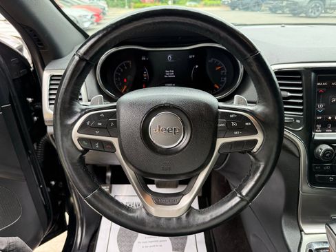 Used 2017 Jeep Grand Cherokee Altitude image 36