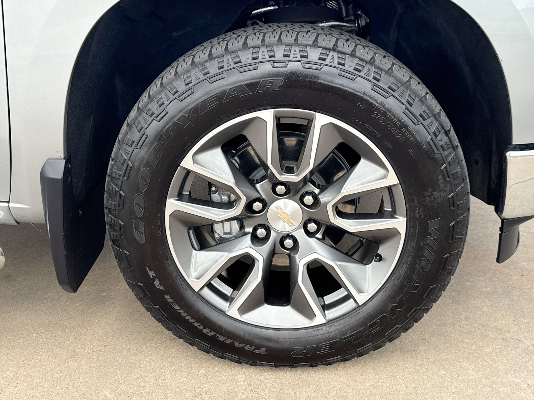 Used 2025 Chevrolet Silverado 1500 LT w/ Z71 Off-Road Package AWD/4WD image 10