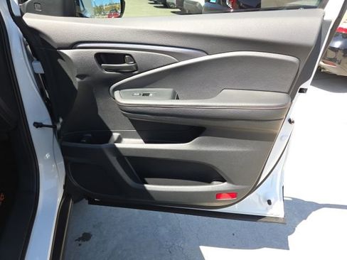 Certified 2023 Honda Passport TrailSport image 25
