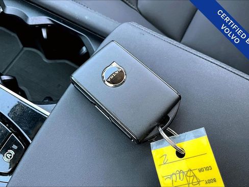 Certified 2025 Volvo XC90 B6 Plus image 13