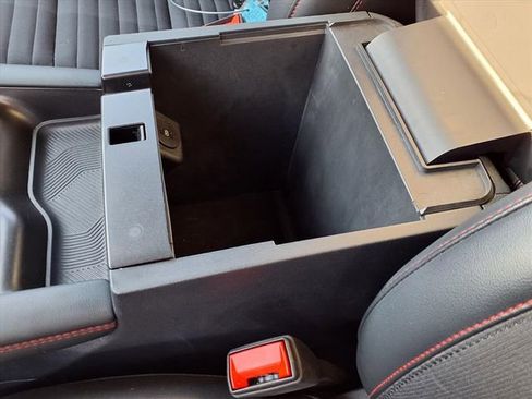 Used 2025 Ford Explorer ST-Line w/ ST-Line Street Pack image 55