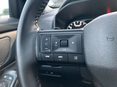 Used 2025 Nissan Rogue SV FWD image 13