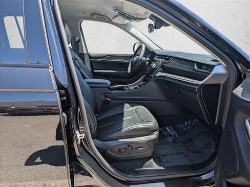 Used 2023 Jeep Grand Cherokee Limited RWD image 20