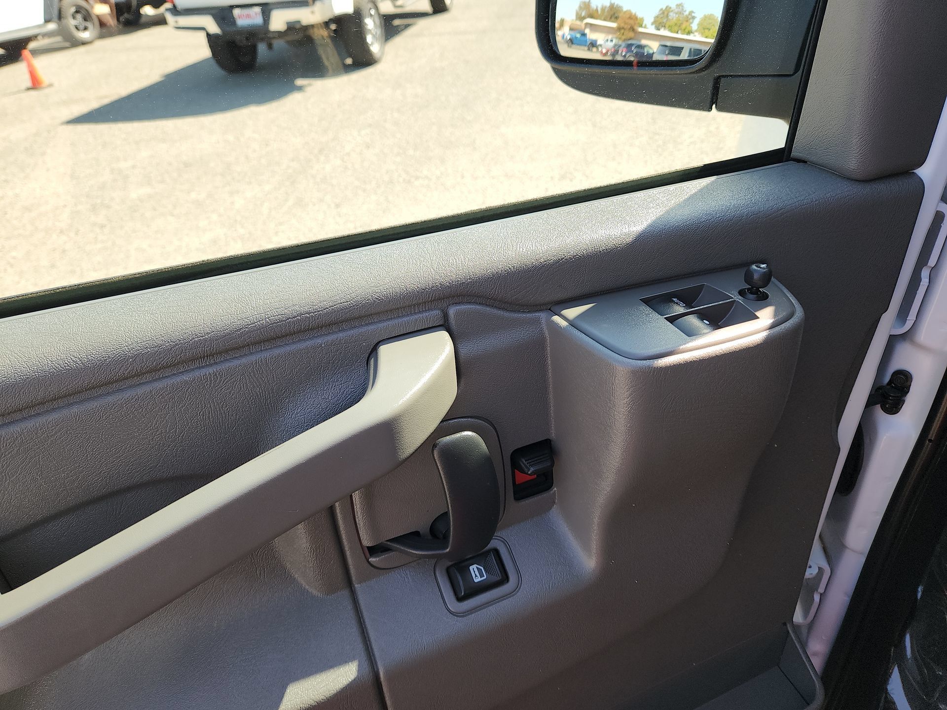 Used 2024 Chevrolet Express 2500 w/ Driver Convenience Package RWD image 14