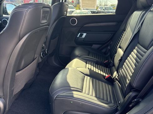 Used 2023 Land Rover Discovery S image 13