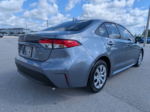 Used 2024 Toyota Corolla LE FWD image 5