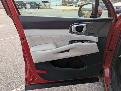 Used 2023 Kia Sorento SX Prestige image 20