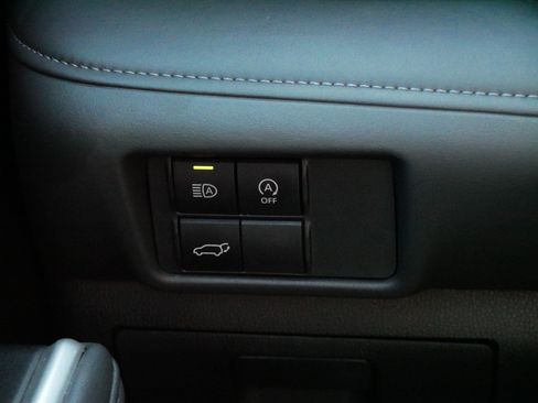 Certified 2025 Toyota Highlander XLE AWD/4WD image 27