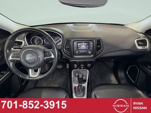 Used 2018 Jeep Compass Latitude w/ Cold Weather Group AWD/4WD image 11