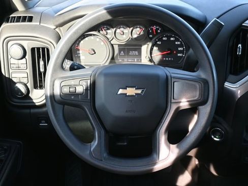 Used 2025 Chevrolet Silverado 1500 Custom image 14