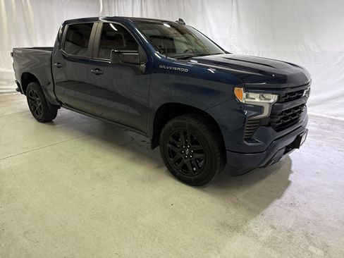 Used 2022 Chevrolet Silverado 1500 RST w/ Protection Package AWD/4WD image 2