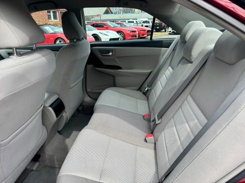 Used 2017 Toyota Camry LE image 14