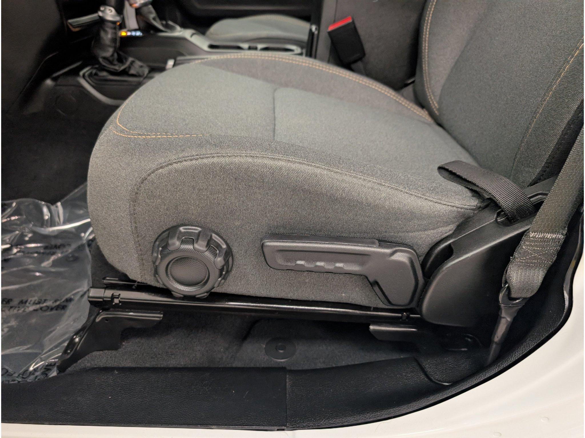 Used 2024 Jeep Wrangler Unlimited Sahara AWD/4WD image 8