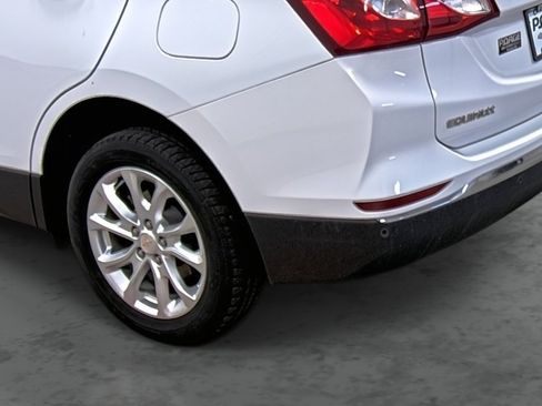 Used 2018 Chevrolet Equinox LT FWD image 9