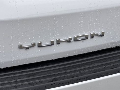 New 2026 GMC Yukon Elevation image 35