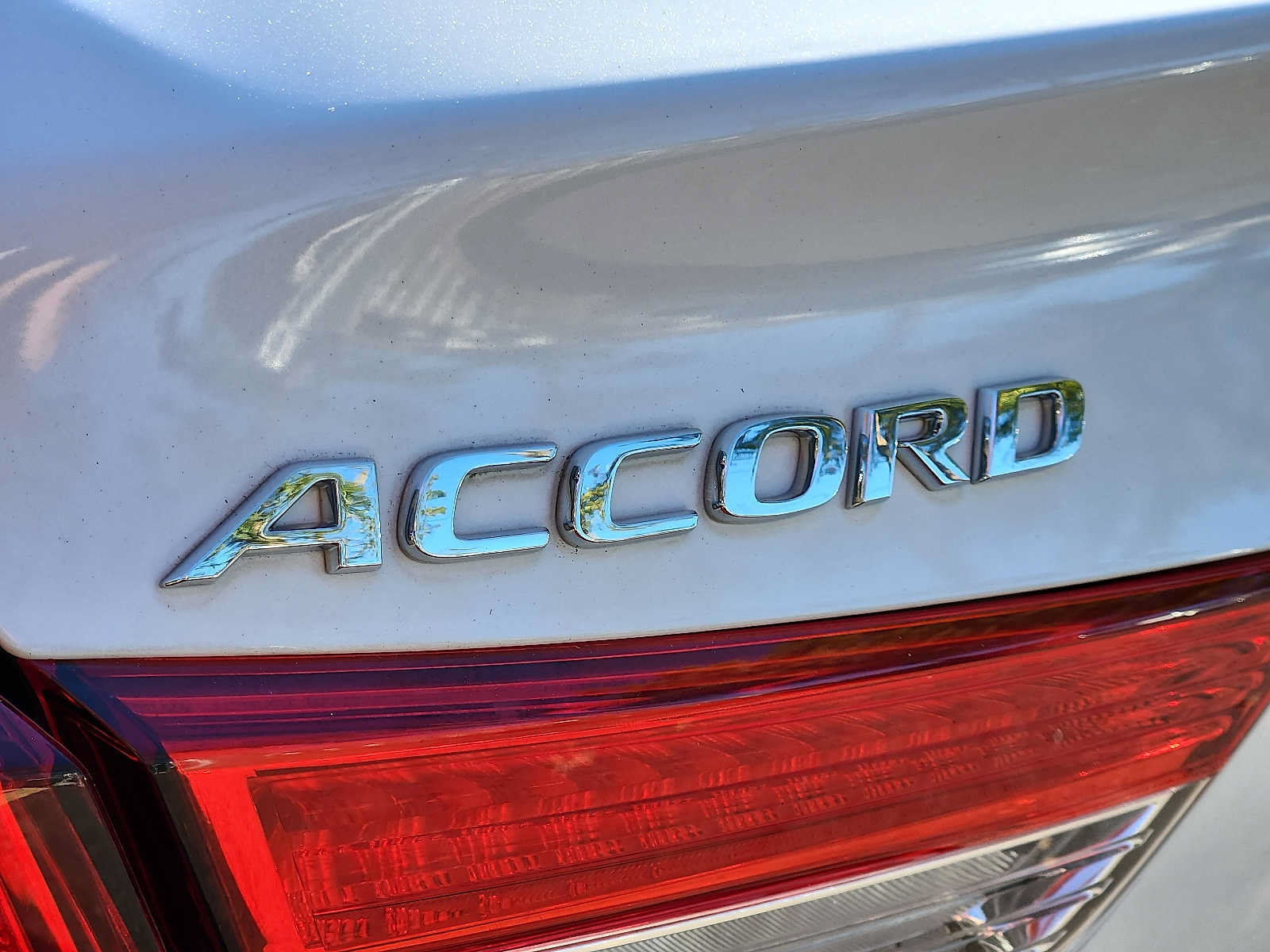 Used 2018 Honda Accord EX-L image 28