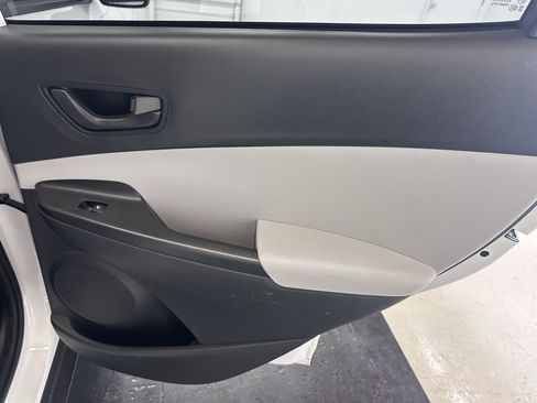 Used 2022 Hyundai Kona SE image 30