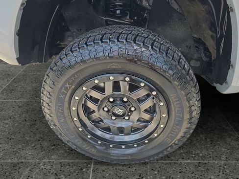 Used 2019 Toyota Tacoma SR5 RWD image 16