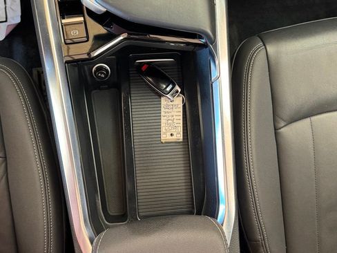 Used 2021 Audi e-tron Premium w/ Convenience Plus Package image 31