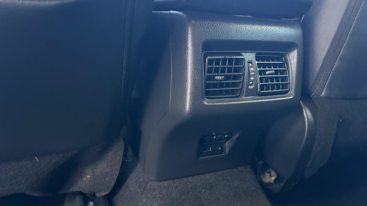 Used 2025 Toyota Camry SE w/ Convenience Package FWD image 26