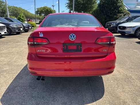 Used 2016 Volkswagen Jetta Sport image 6