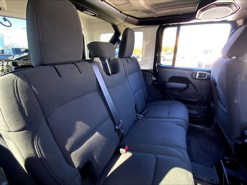Used 2022 Jeep Wrangler Unlimited Sport image 19